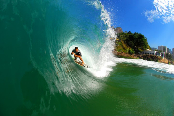 Marcelo Trekinho tuberiding at Leblon